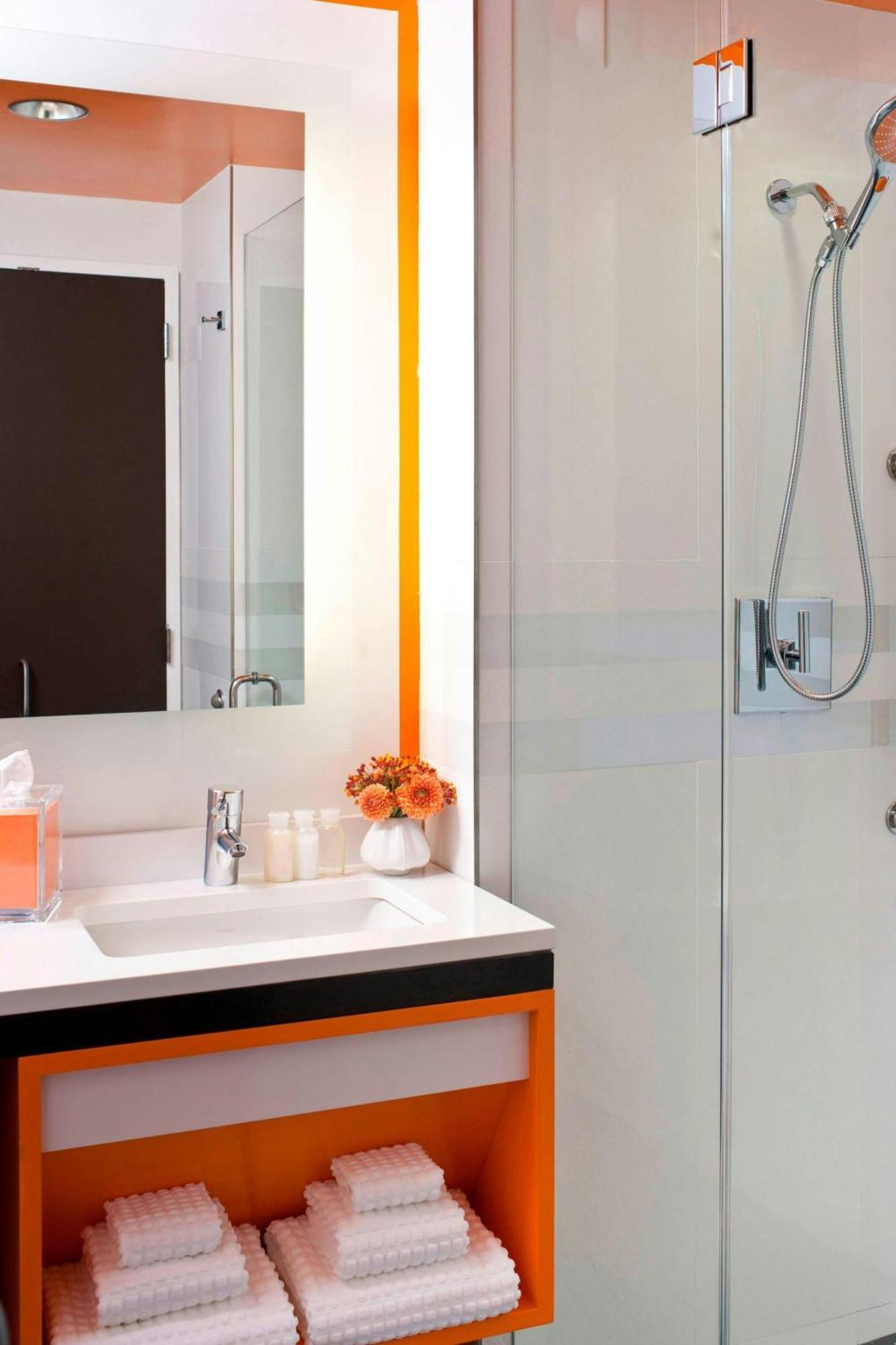 Courtyard By Marriott New York Manhattan/Central Park Extérieur photo